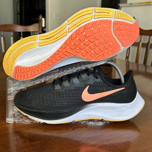 Nike Air Zoom Pegasus Men's 9 Black Bright Mango Sneaker 2020  BQ9646-010 - Picture 2 of 11